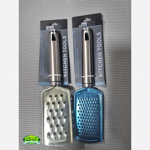 رنده استیل، با تیغه‌های تیز و مقاوم، ایده‌آل برای رنده کردن انواع مواد غذایی در آشپزخانه.